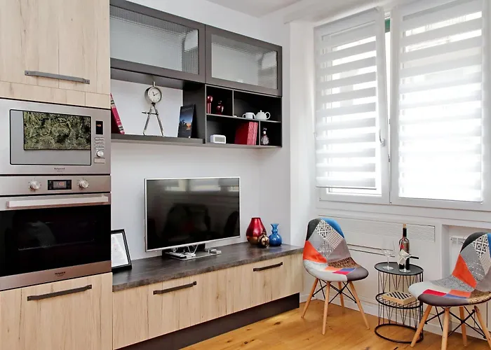 Vestali House Appartement *